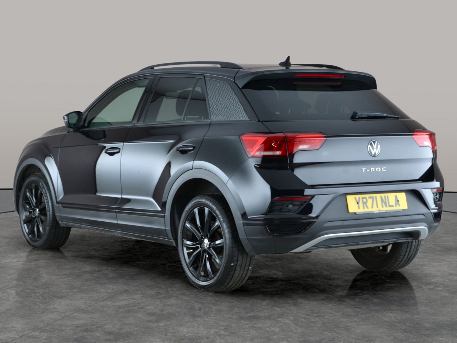Used Volkswagen T-Roc 2021 for sale - 77392470: Photo 11