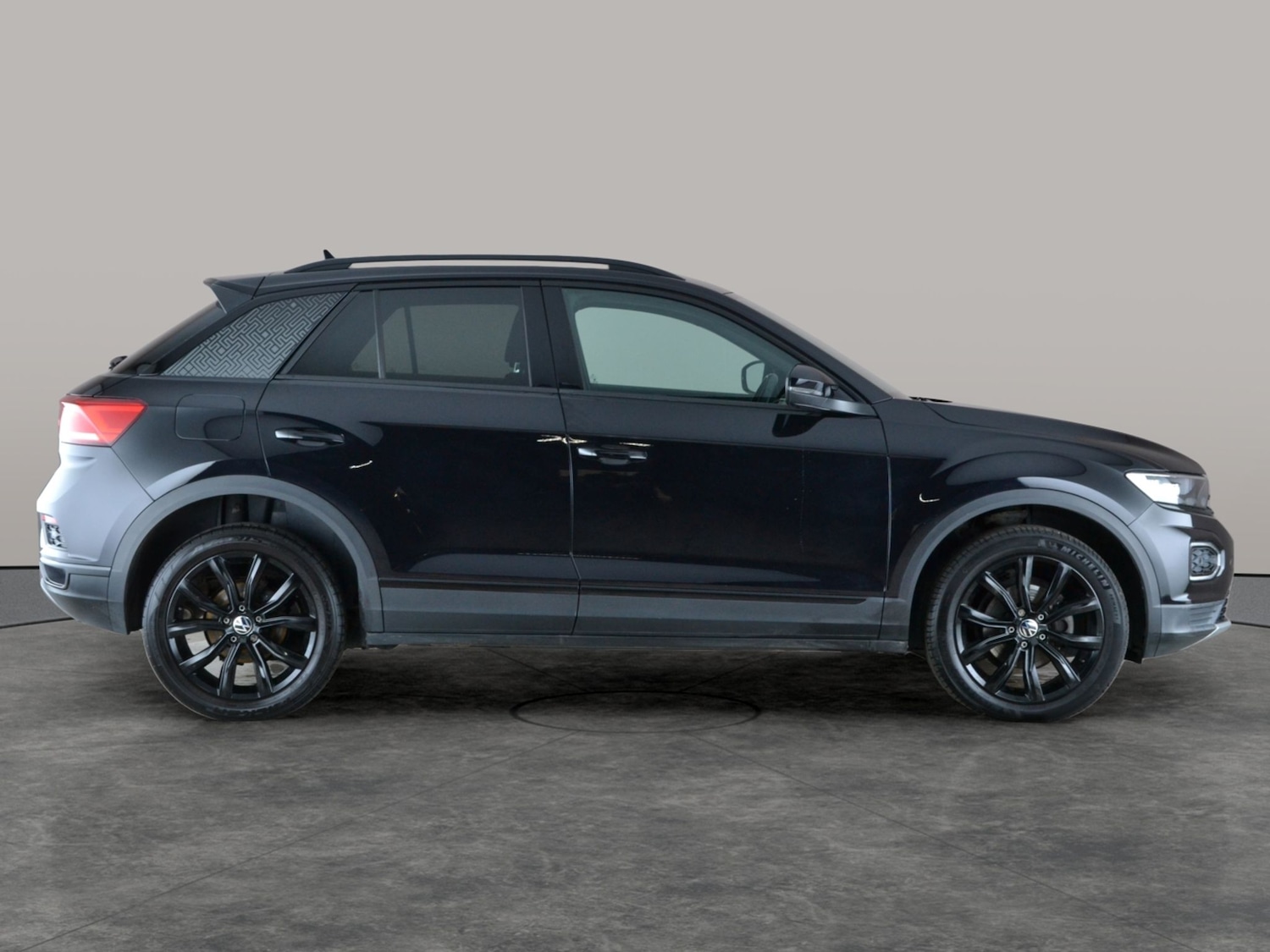 Used Volkswagen T-Roc 2021 for sale - 77392470: Photo 8