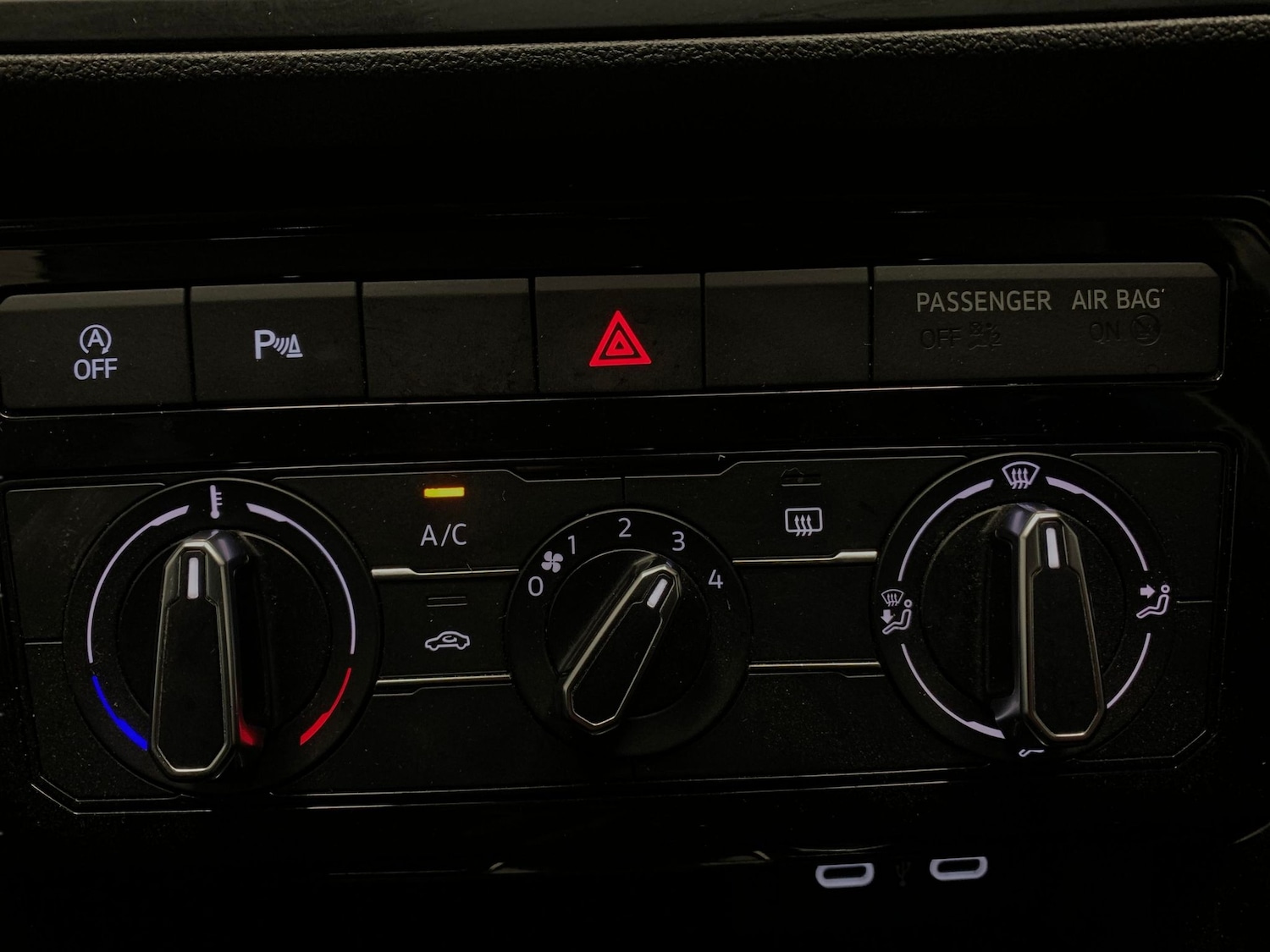 Used Volkswagen T-Cross 2023 for sale - 77890308: Photo 18