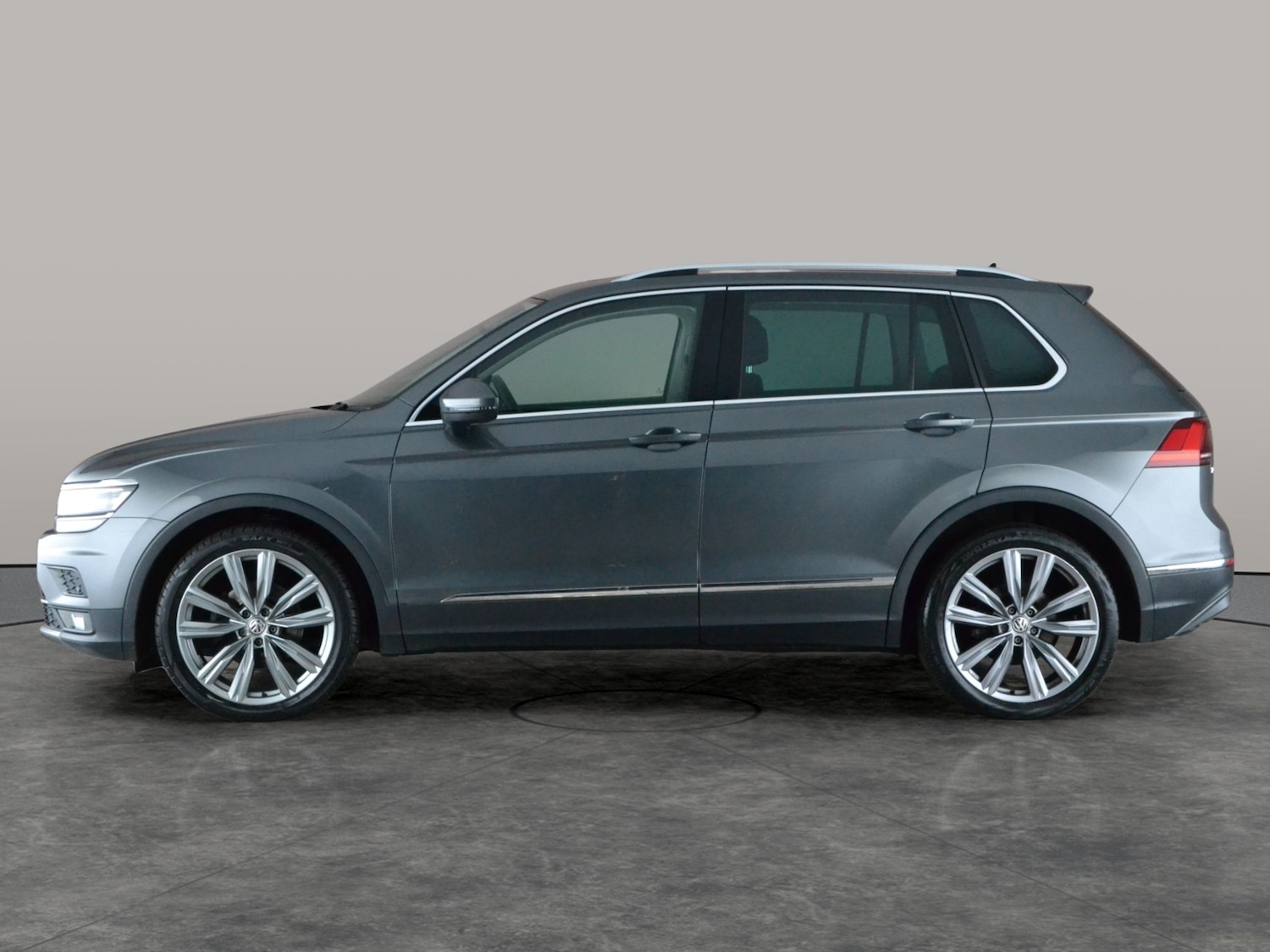 Used Volkswagen Tiguan 2018 for sale - 77493016: Photo 14