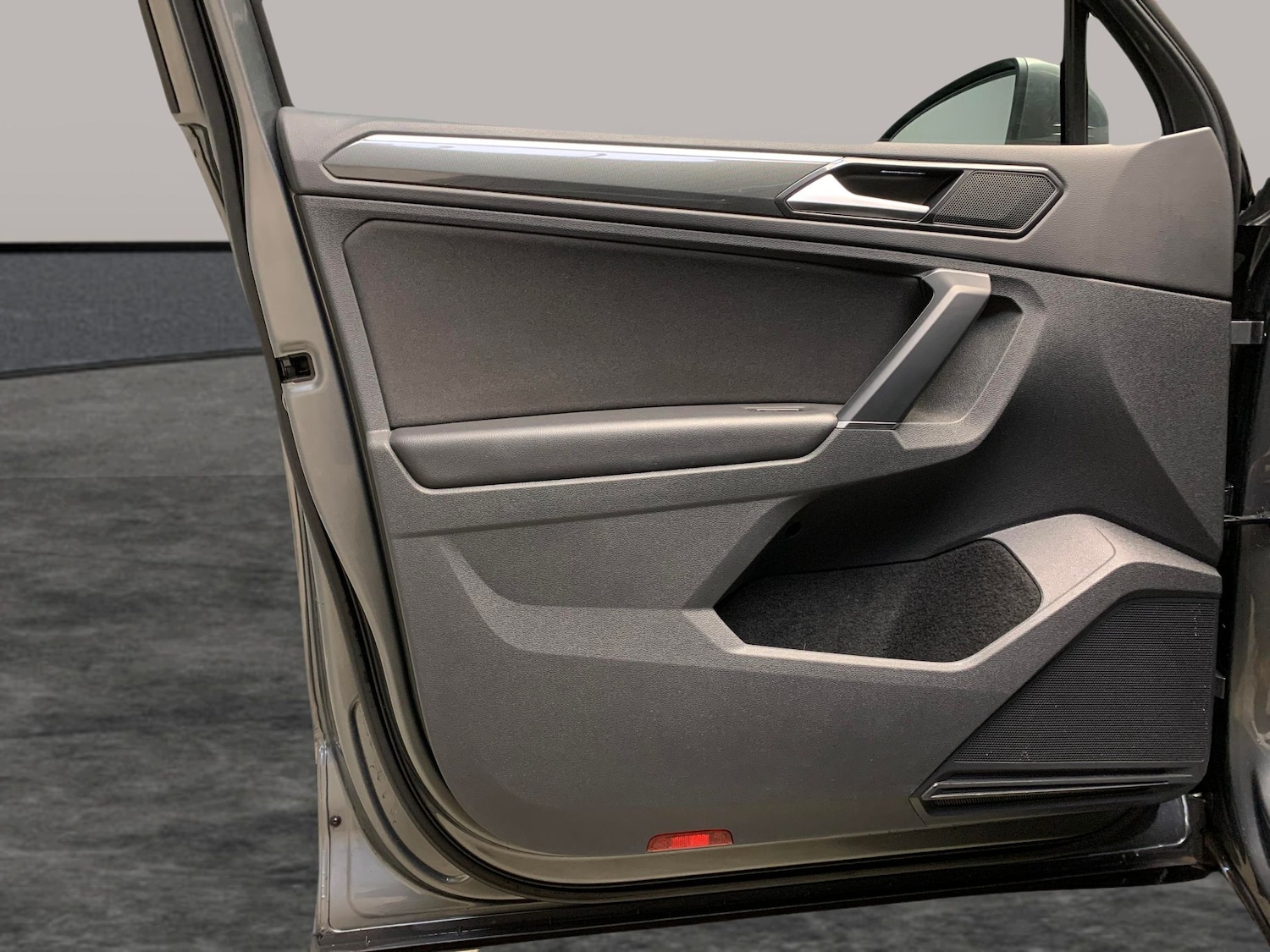 Used Volkswagen Tiguan 2018 for sale - 77493016: Photo 22