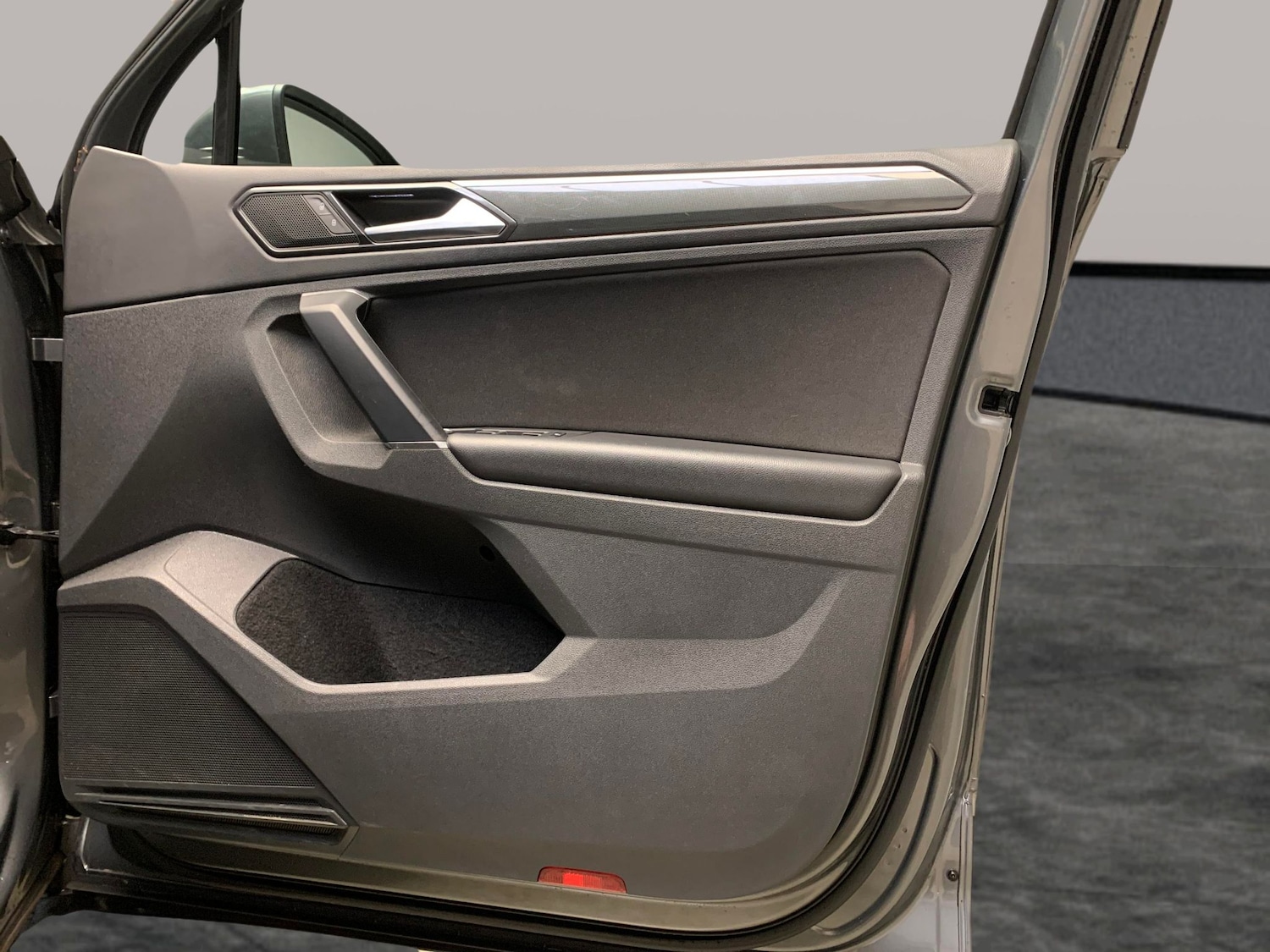 Used Volkswagen Tiguan 2018 for sale - 77493016: Photo 25