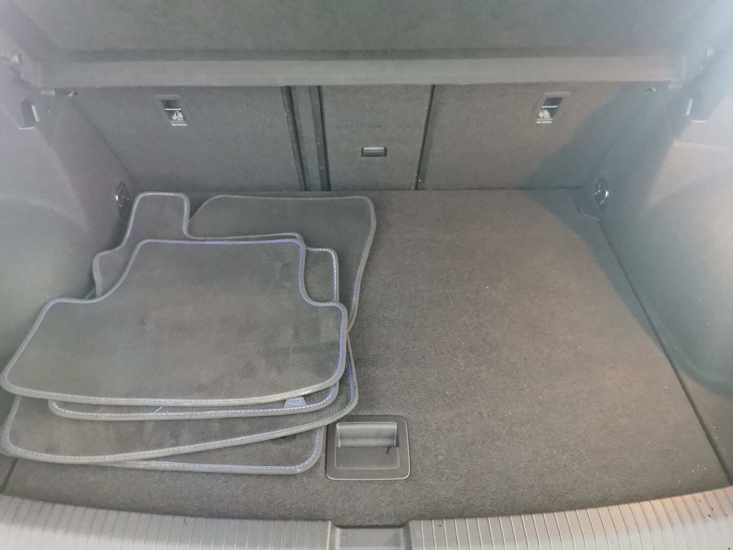 Used Volkswagen T-Roc 2023 for sale - 77490513: Photo 32