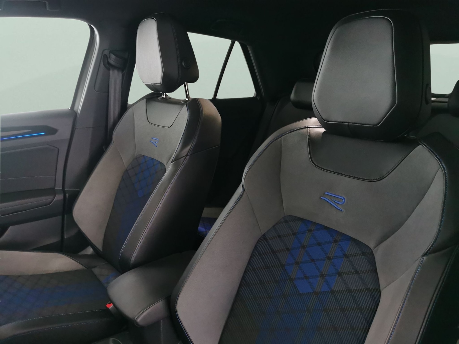 Used Volkswagen T-Roc 2023 for sale - 77490513: Photo 5