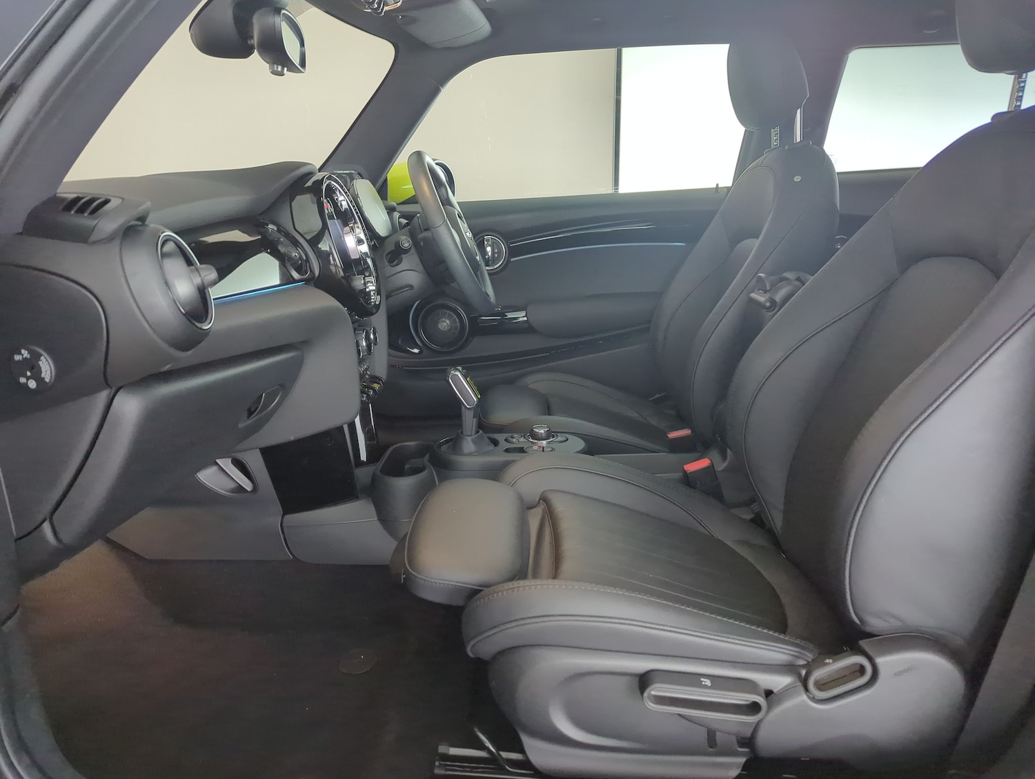 Used MINI Hatch 2022 for sale - 77340150: Photo 4