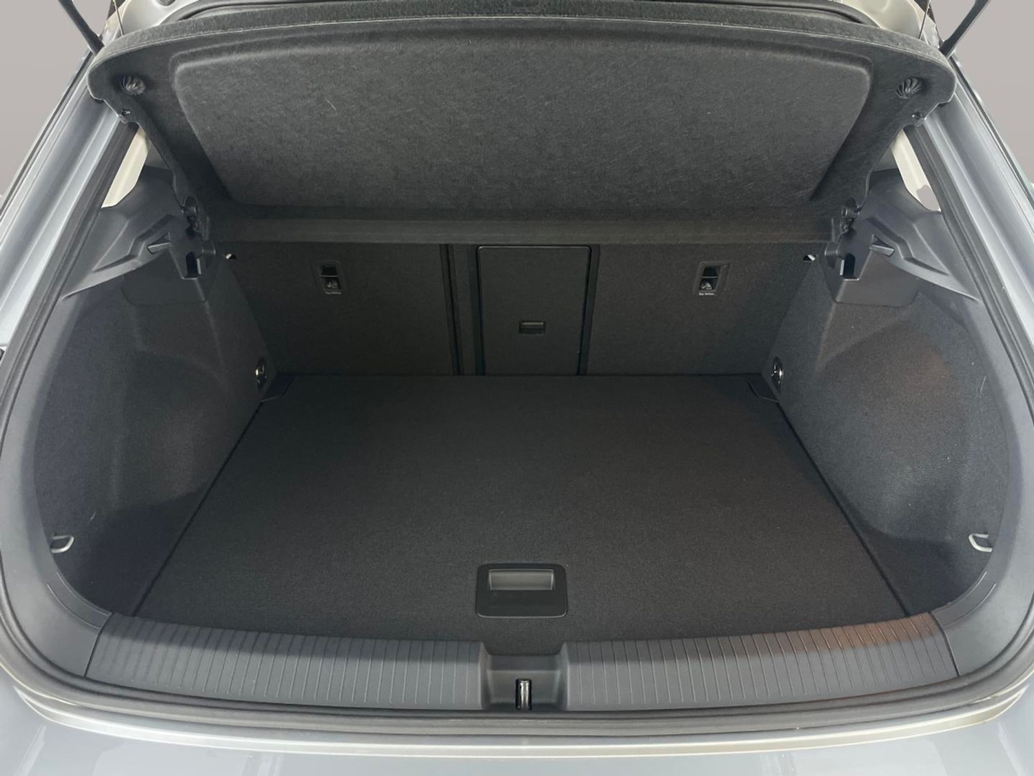 Used Volkswagen T-Roc 2023 for sale - 76919546: Photo 35