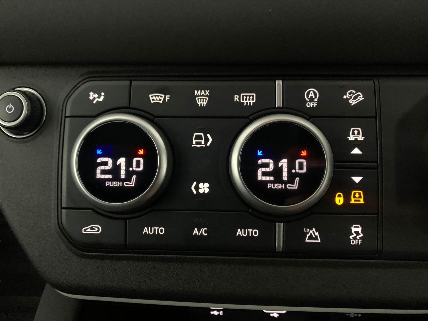 Used Land Rover Defender 2022 for sale - 77675997: Photo 25