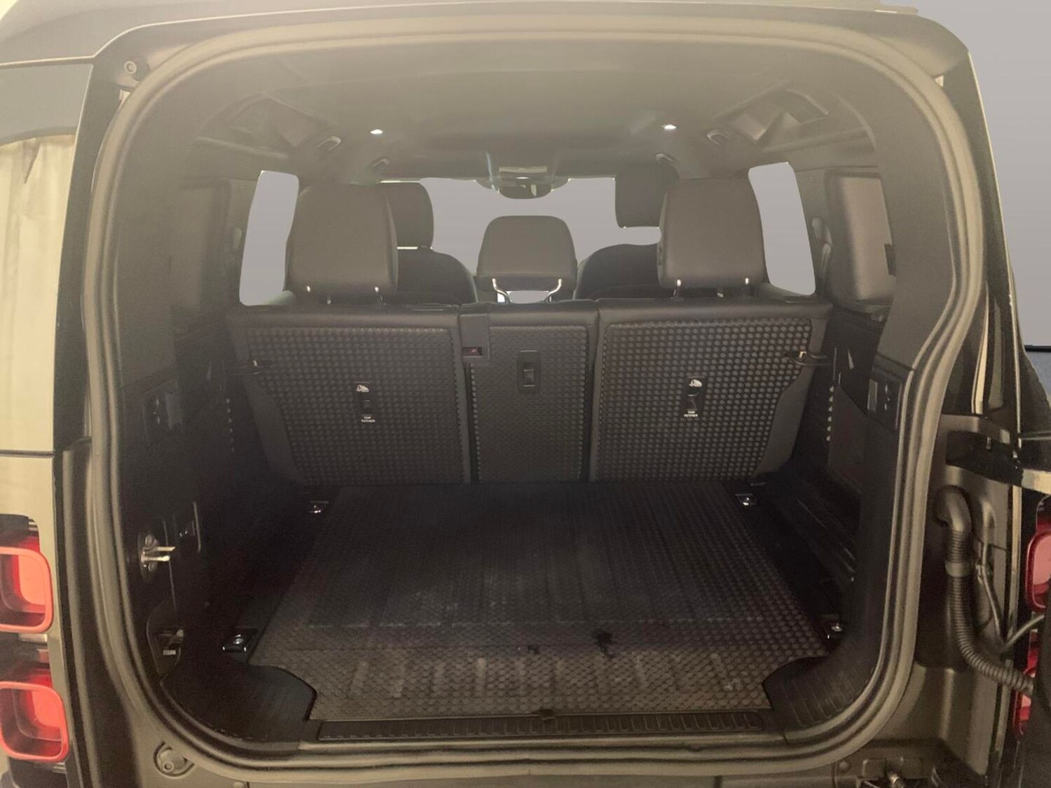 Used Land Rover Defender 2022 for sale - 77675997: Photo 39