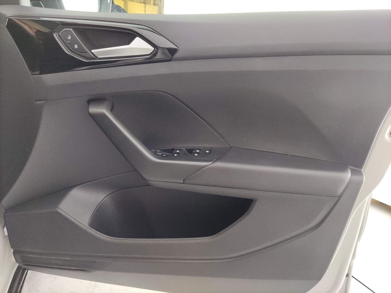 Used Volkswagen T-Cross 2023 for sale - 78211022: Photo 30