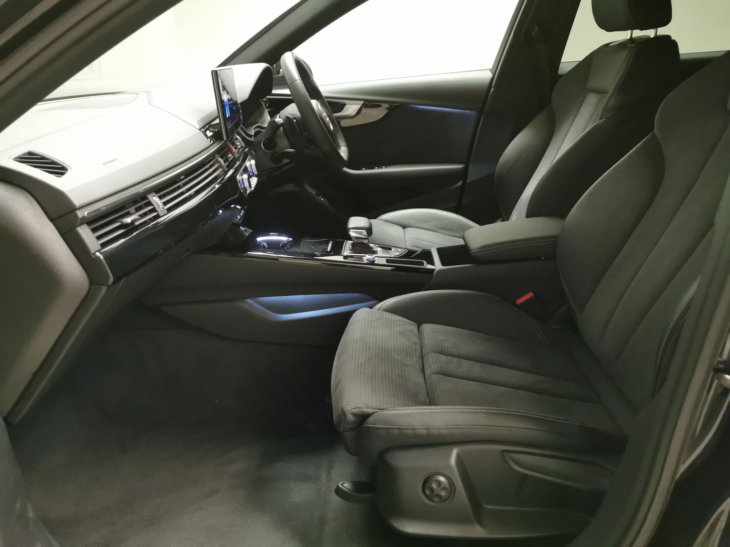 Used Audi A4 2023 for sale - 77354095: Photo 4