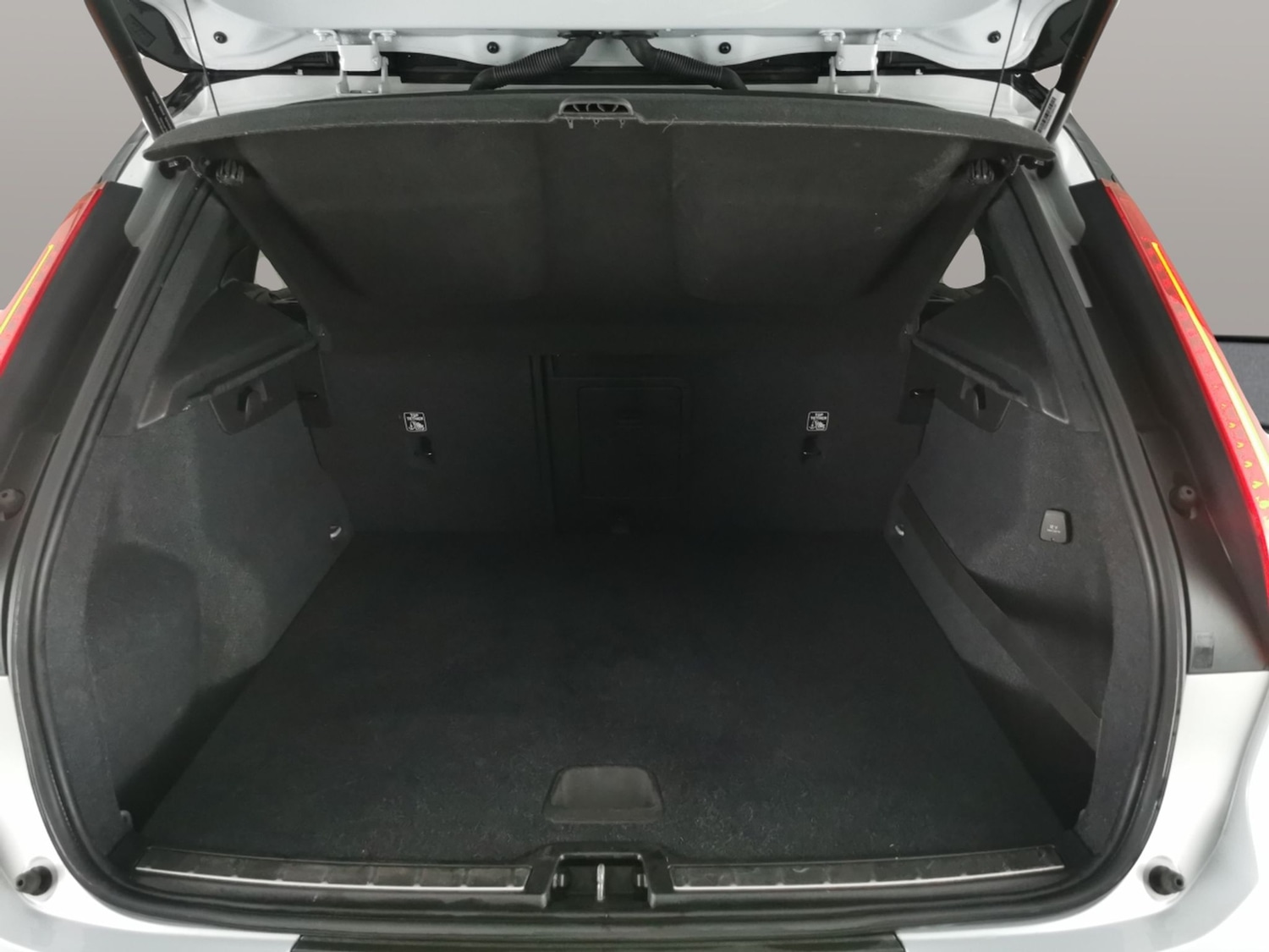 Used Volvo XC40 2019 for sale - 78178142: Photo 34