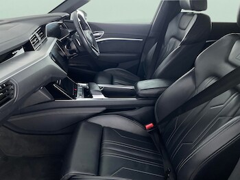 Used Audi e-tron 2022 for sale - 76854788: Photo