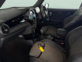 Used MINI Hatch 2022 for sale - 76862128: Photo