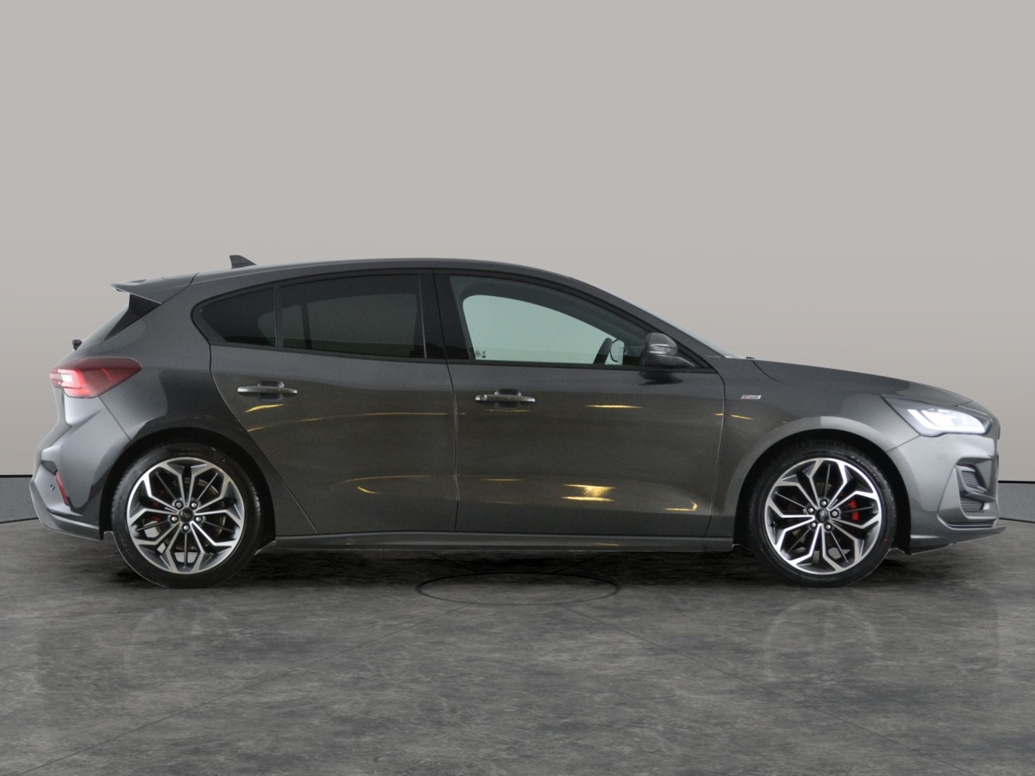Used Ford Focus 2023 for sale - 76588922: Photo 12