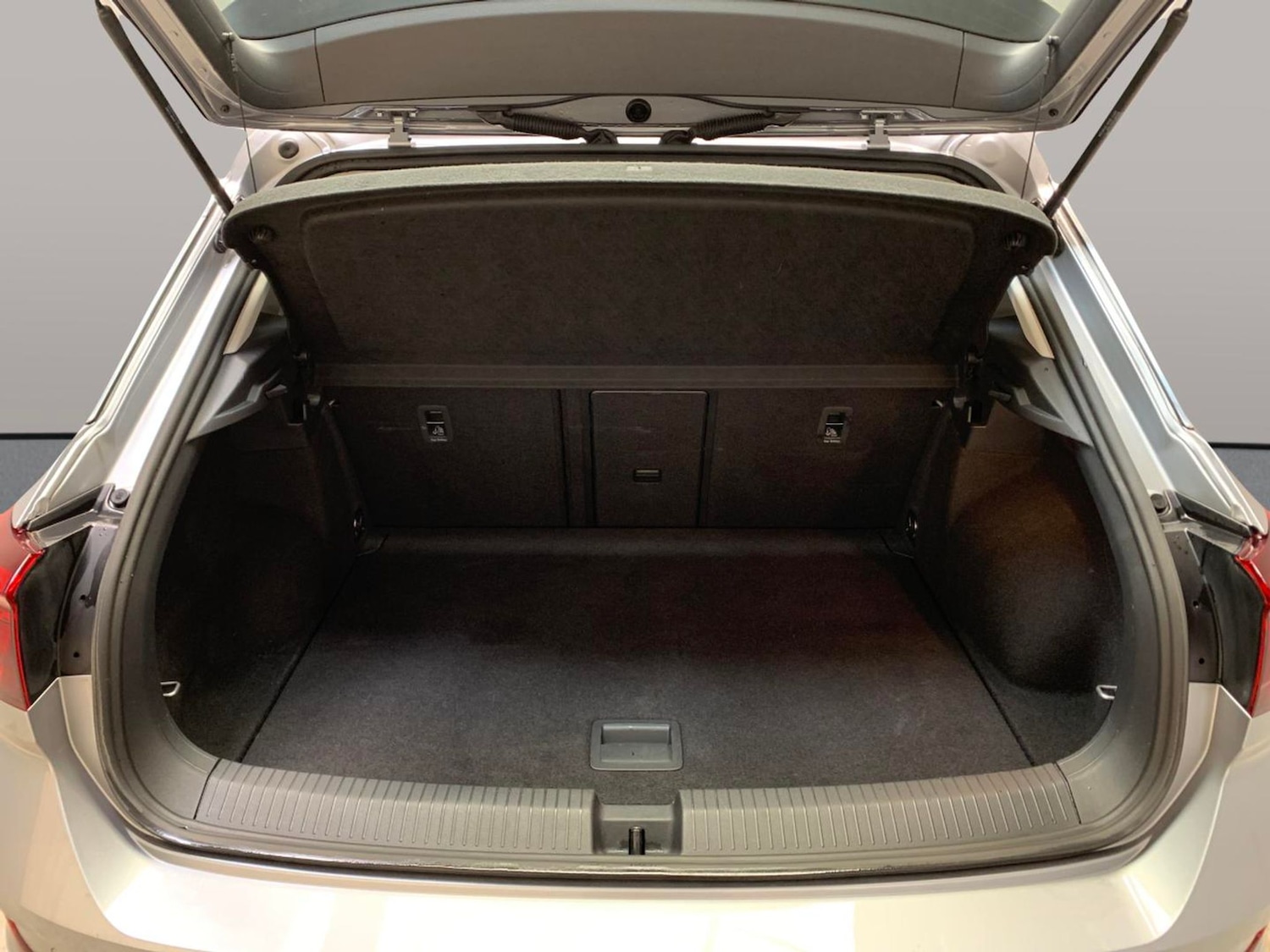 Used Volkswagen T-Roc 2022 for sale - 76518297: Photo 31