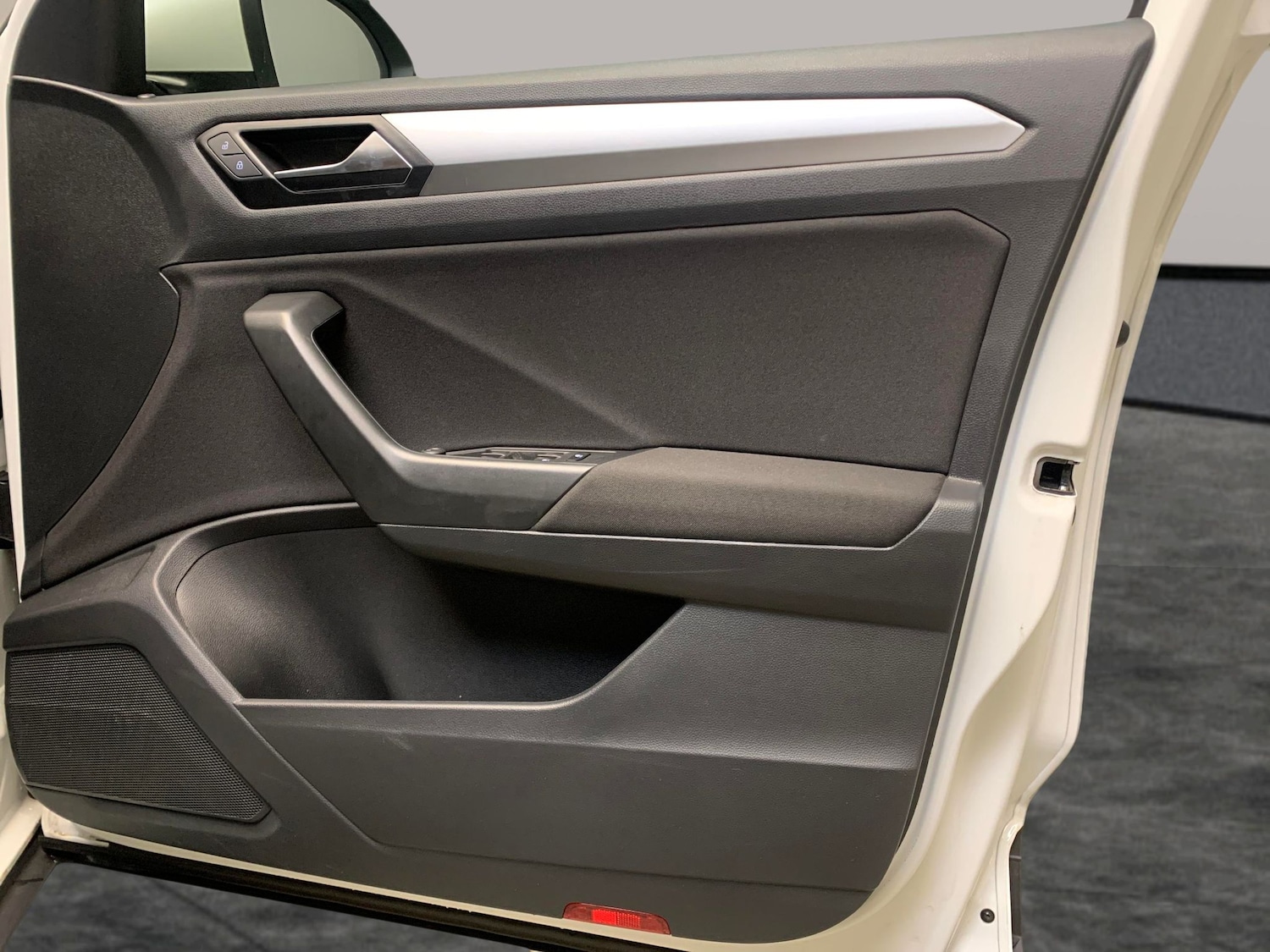 Used Volkswagen T-Roc 2023 for sale - 77241257: Photo 23