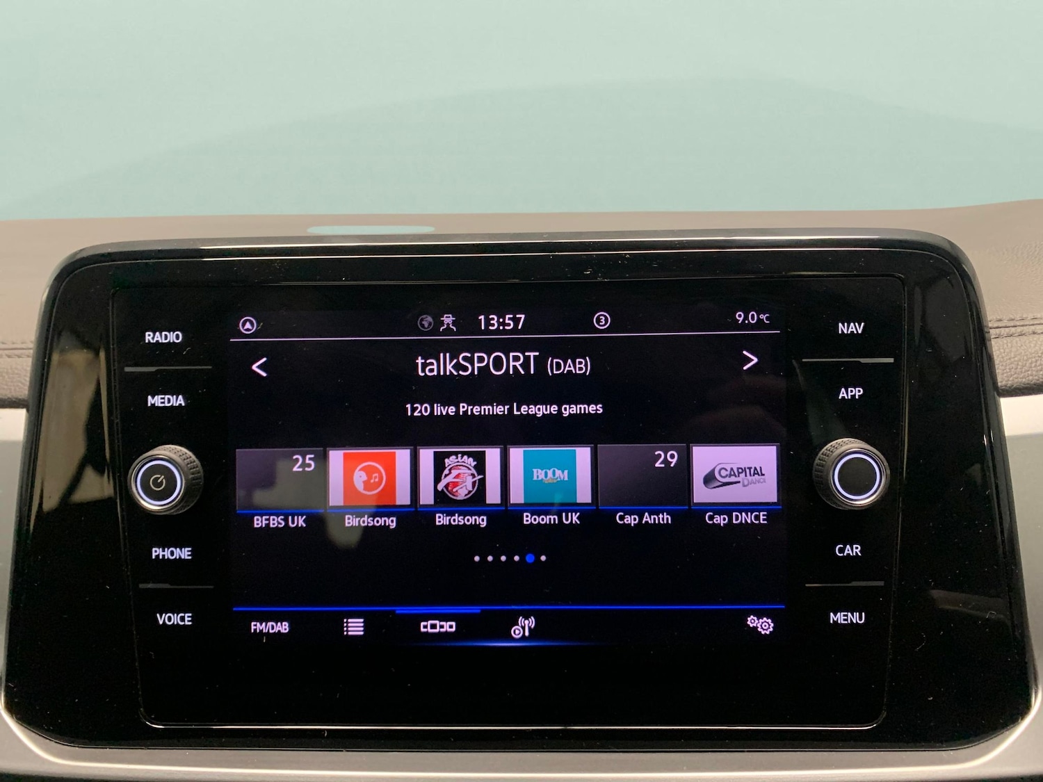 Used Volkswagen T-Roc 2023 for sale - 77241257: Photo 5