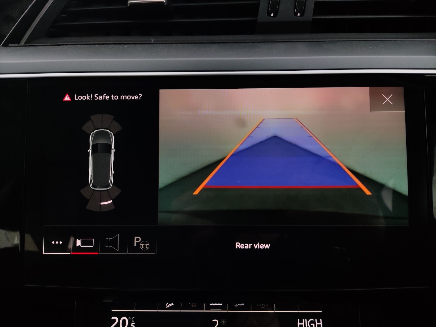 Used Audi e-tron 2022 for sale - 78219232: Photo 6