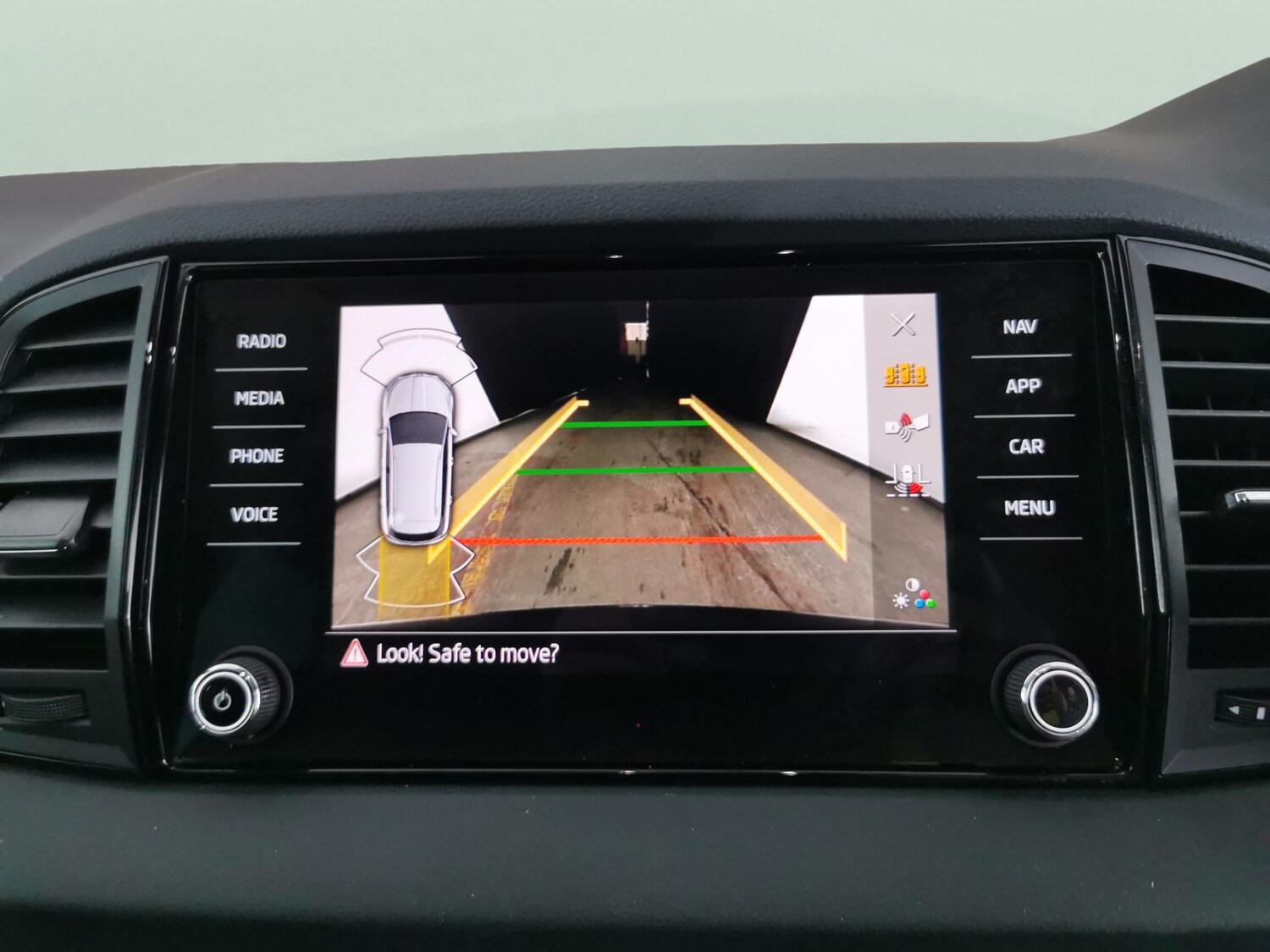 Used Skoda Karoq 2024 for sale - 77450201: Photo 6