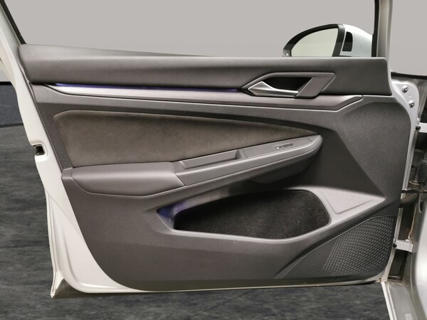 Used Volkswagen Golf 2022 for sale - 76310565: Photo 32