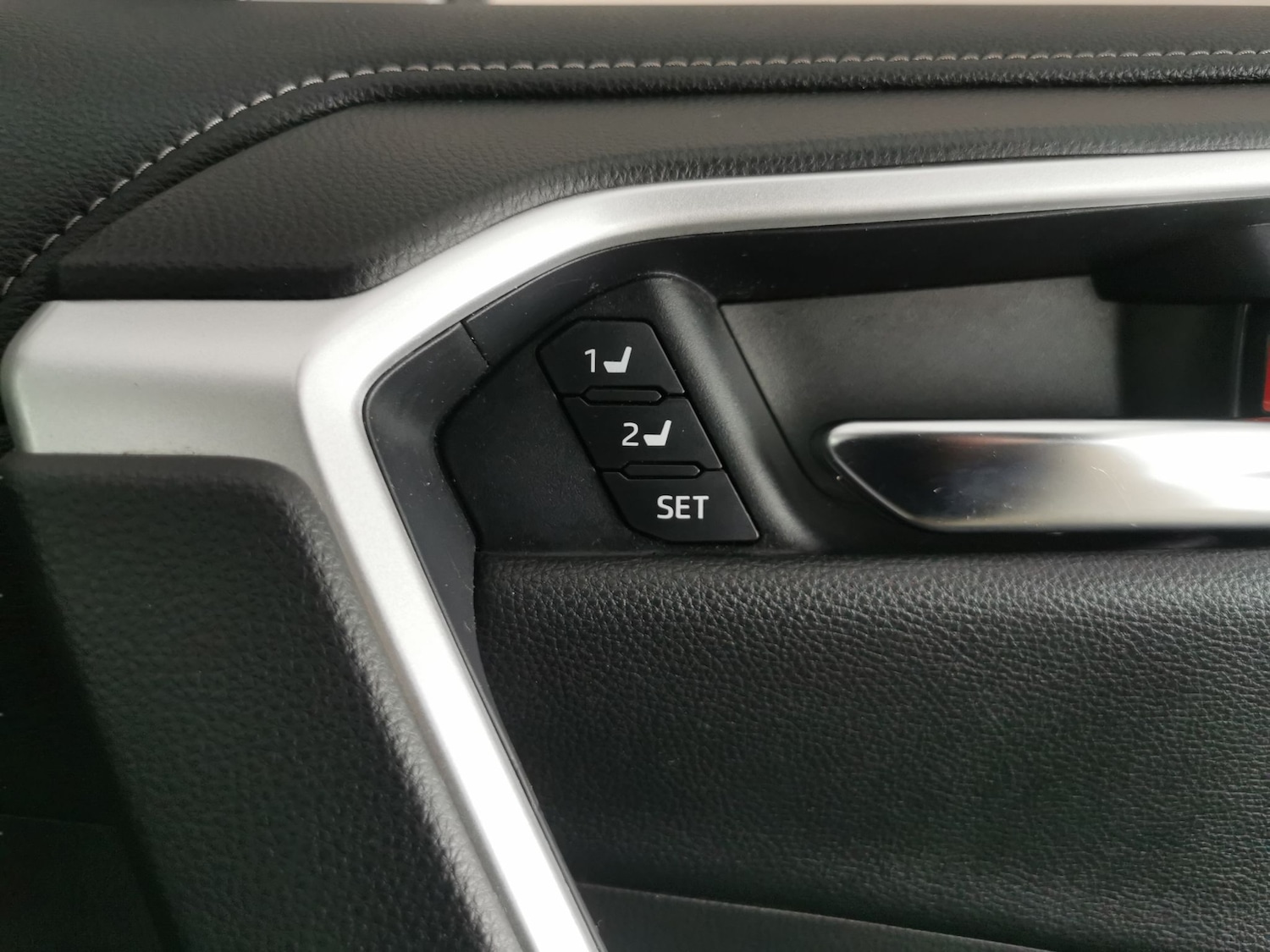 Used Toyota RAV4 2021 for sale - 77542928: Photo 28