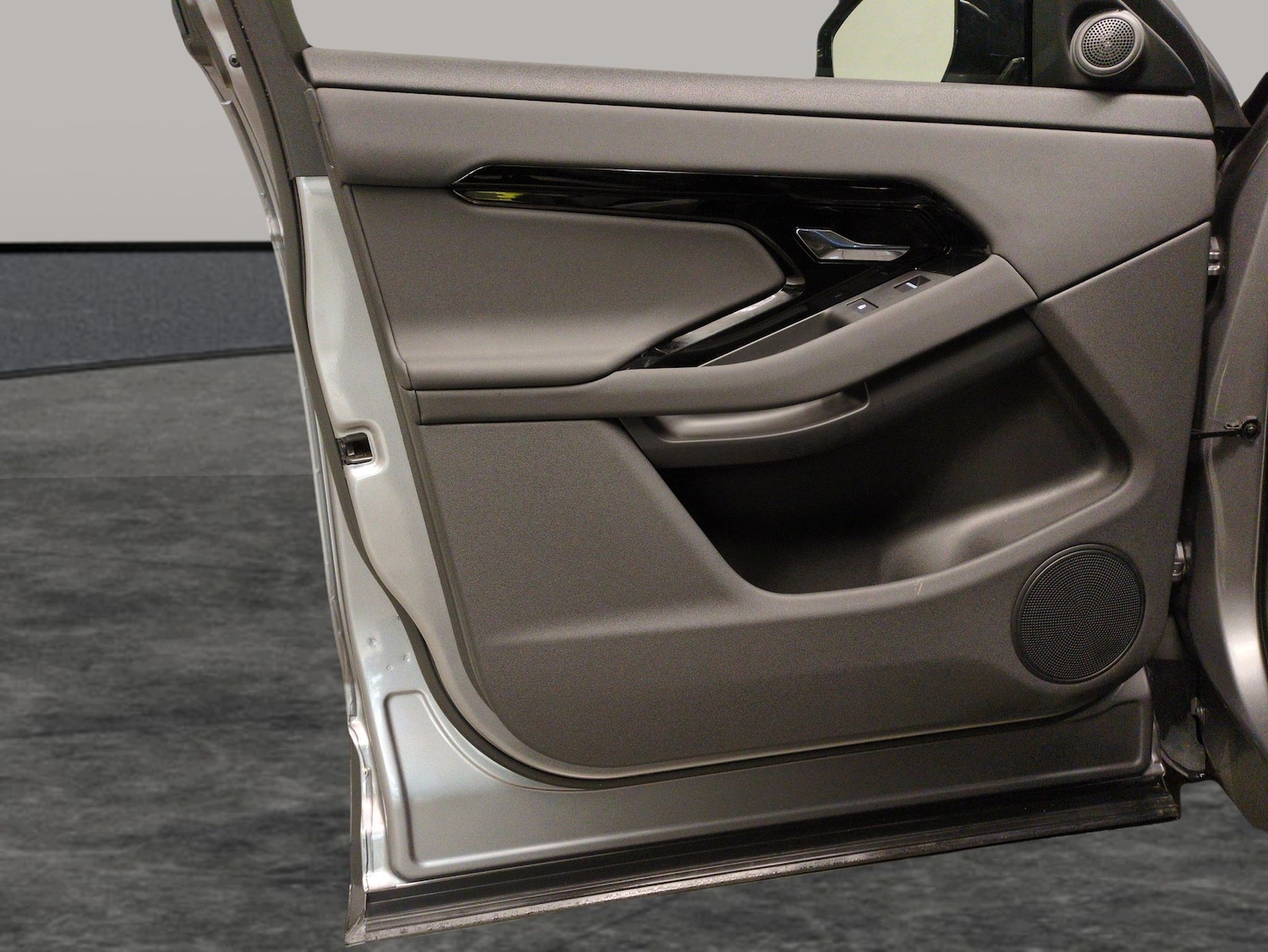 Used Land Rover Range Rover Evoque 2024 for sale - 77890350: Photo 34