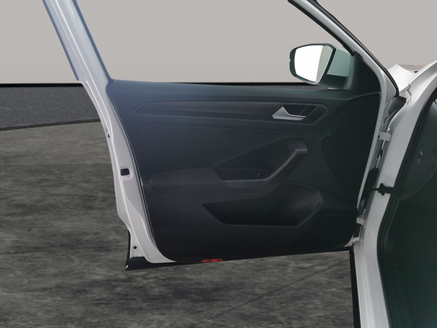 Used Volkswagen T-Roc 2019 for sale - 77340125: Photo 28