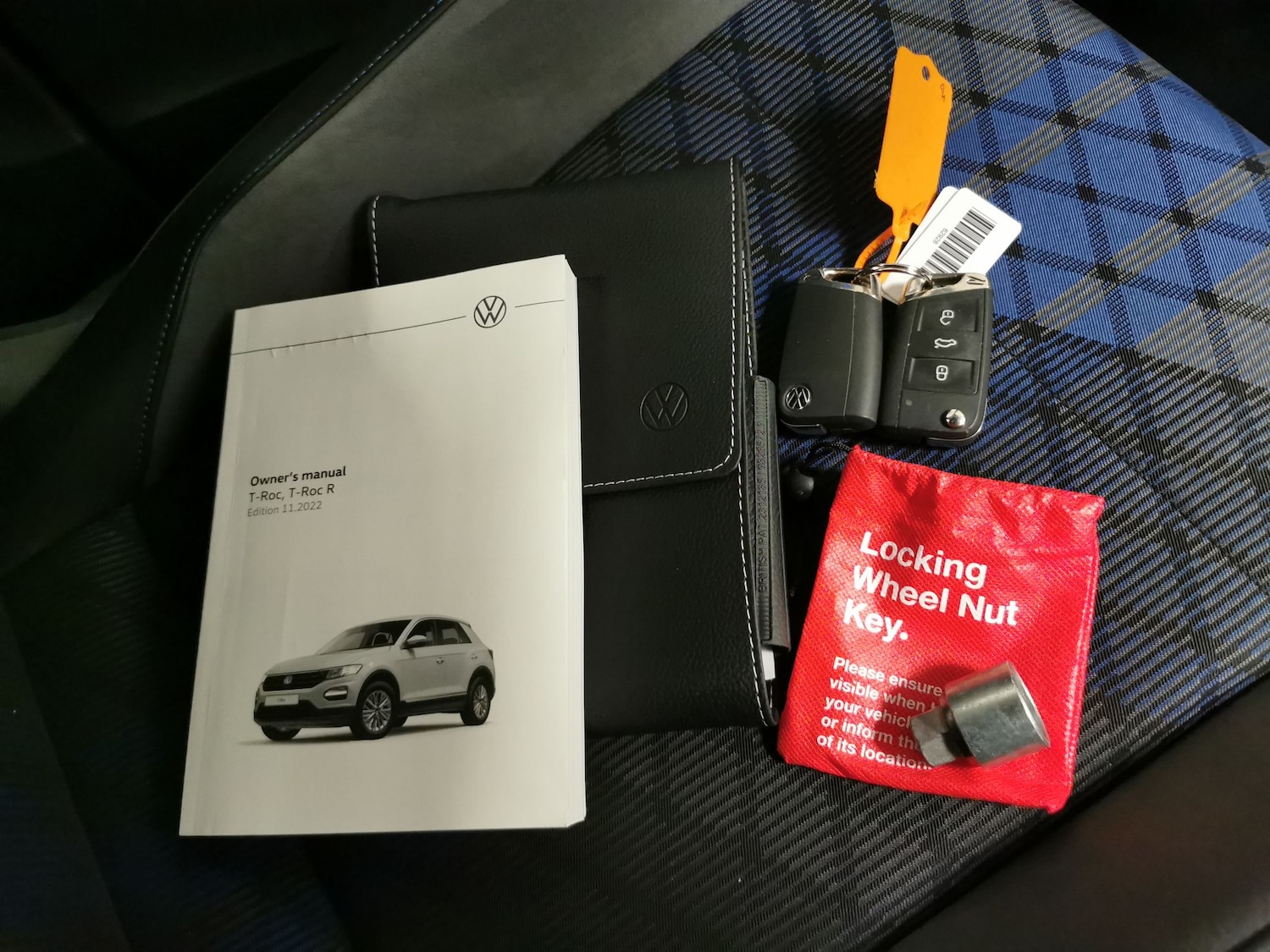 Used Volkswagen T-Roc 2023 for sale - 77274517: Photo 28