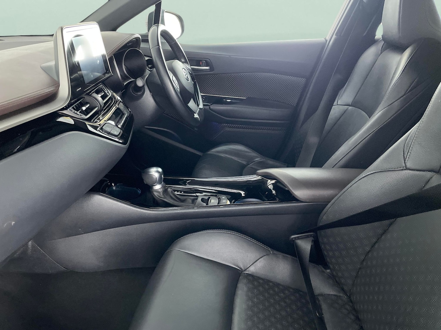 Used Toyota C-HR 2019 for sale - 76113230: Photo 4