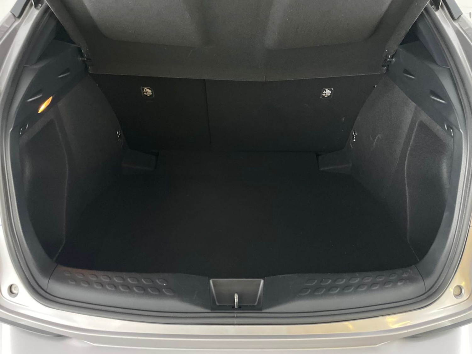 Used Toyota C-HR 2019 for sale - 76113230: Photo 42