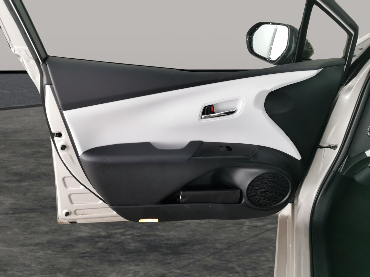 Used Toyota Prius 2021 for sale - 77337369: Photo 27