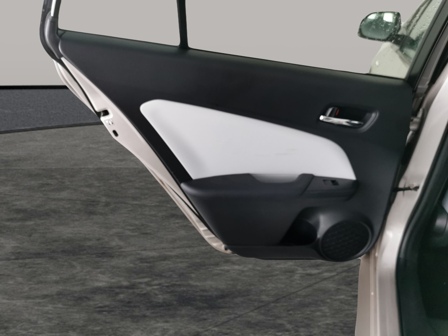 Used Toyota Prius 2021 for sale - 77337369: Photo 28