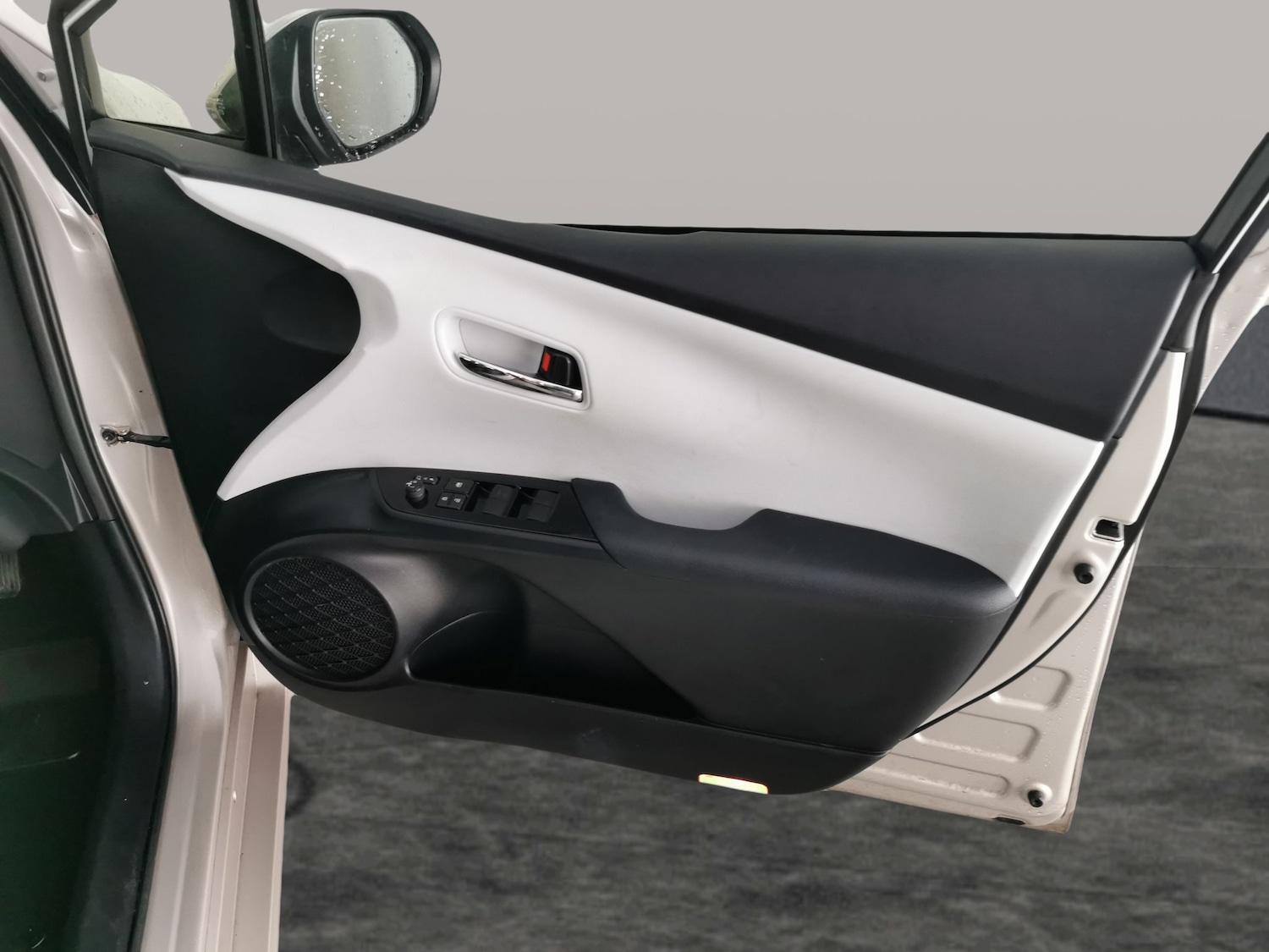 Used Toyota Prius 2021 for sale - 77337369: Photo 29