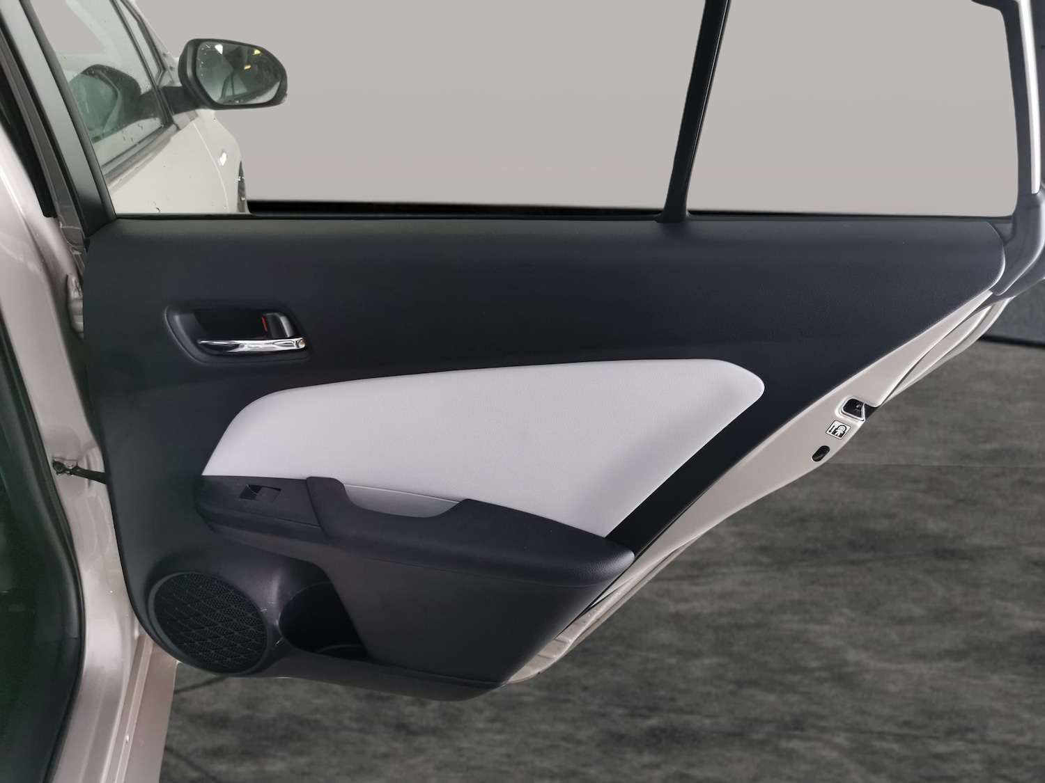 Used Toyota Prius 2021 for sale - 77337369: Photo 30