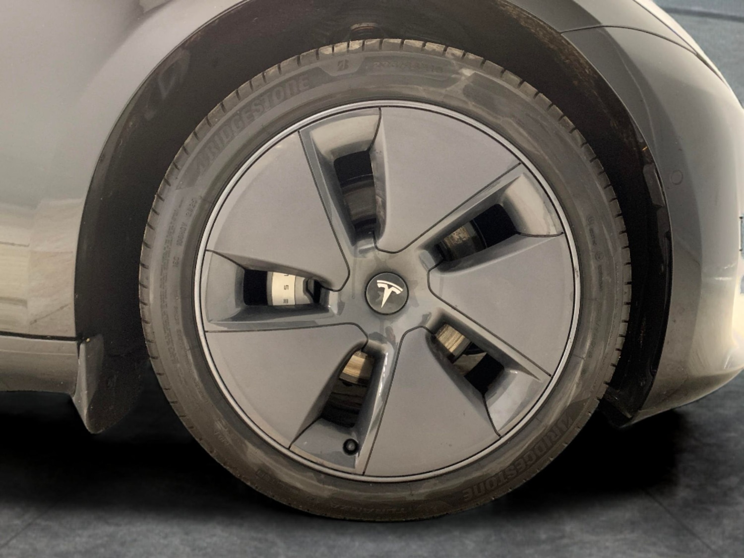 Used Tesla Model 3 2021 for sale - 77165000: Photo 24