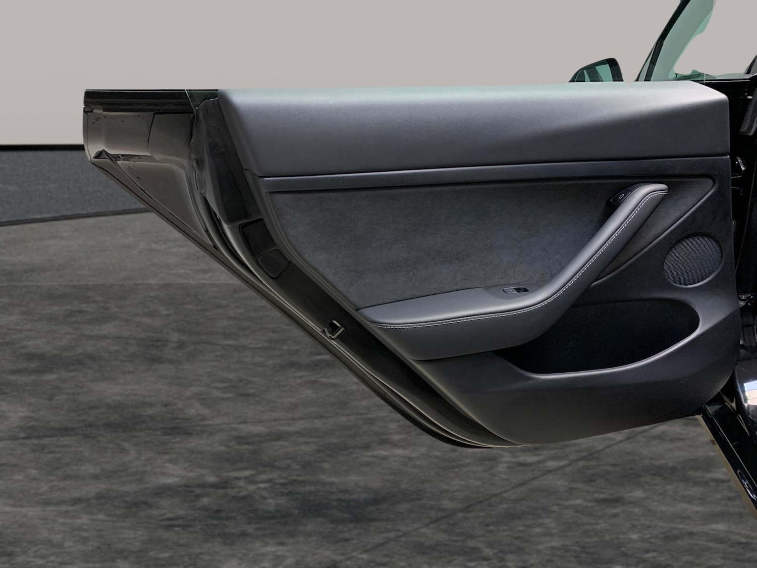 Used Tesla Model 3 2021 for sale - 77165000: Photo 28