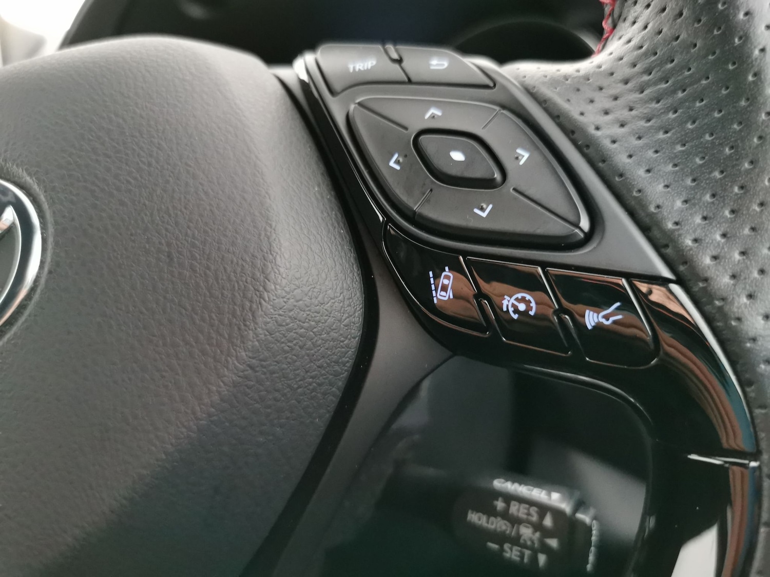 Used Toyota C-HR 2023 for sale - 77208071: Photo 19