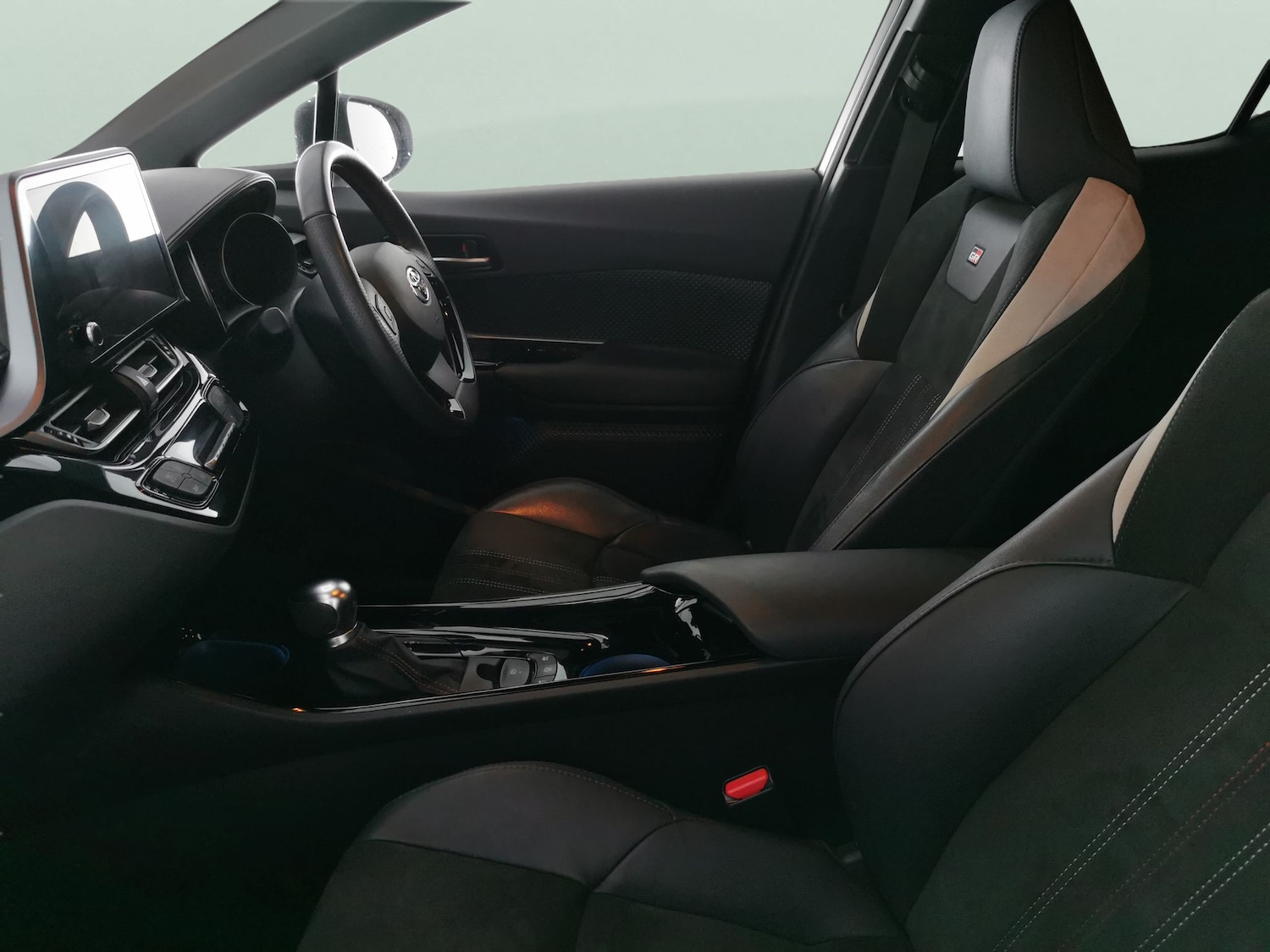 Used Toyota C-HR 2023 for sale - 77208071: Photo 4