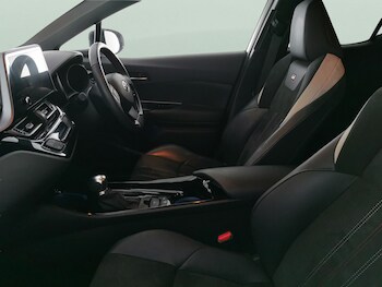 Used Toyota C-HR 2023 for sale - 77208071: Photo