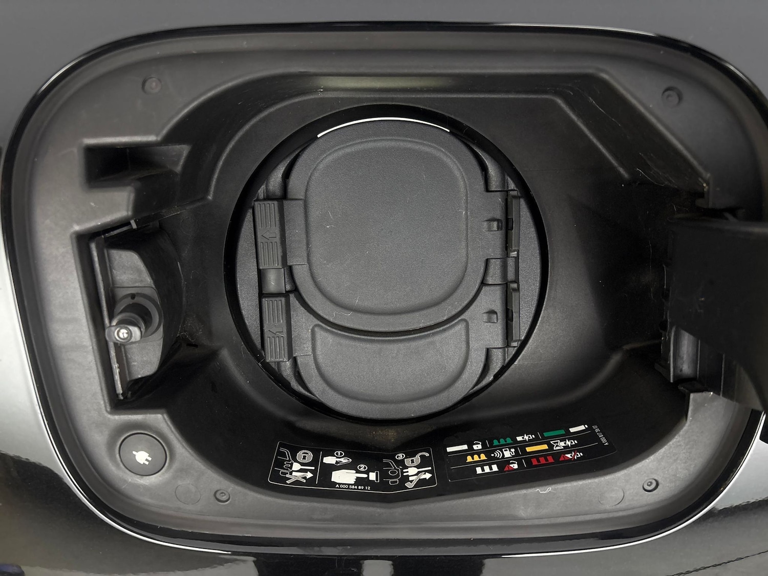 Used Mercedes-Benz EQC for sale - 77475340: Photo 37