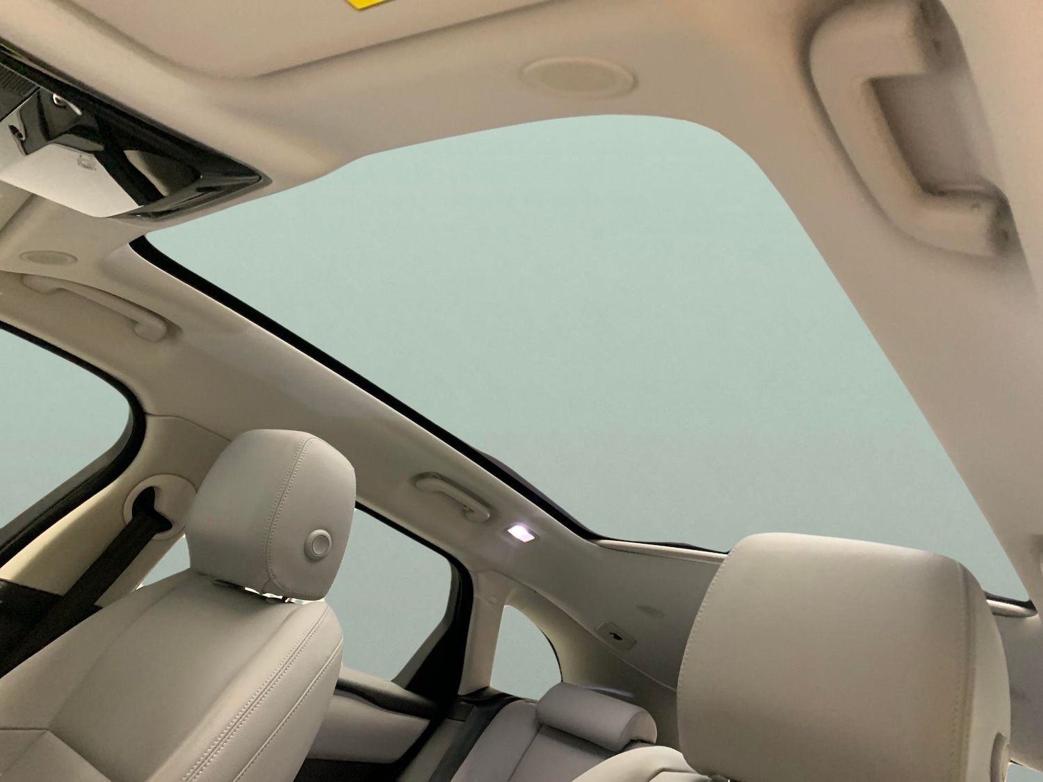 Used Land Rover Range Rover Velar 2024 for sale - 76946443: Photo 5