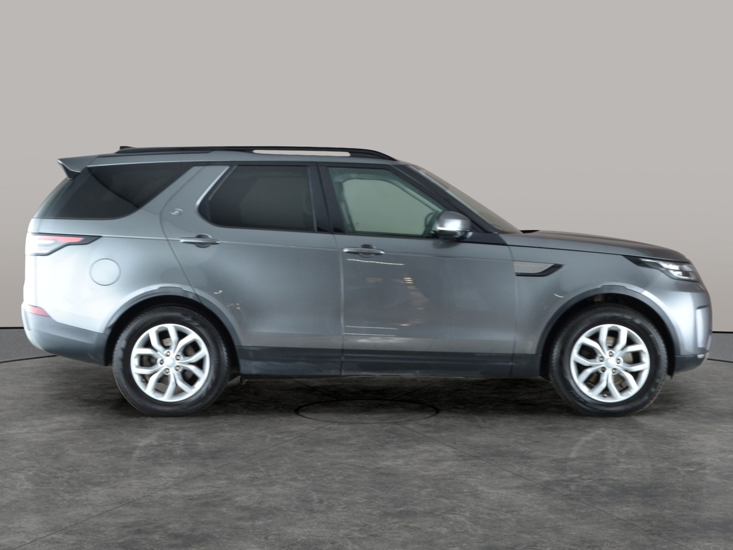 Used Land Rover Discovery 2018 for sale - 77047987: Photo 9