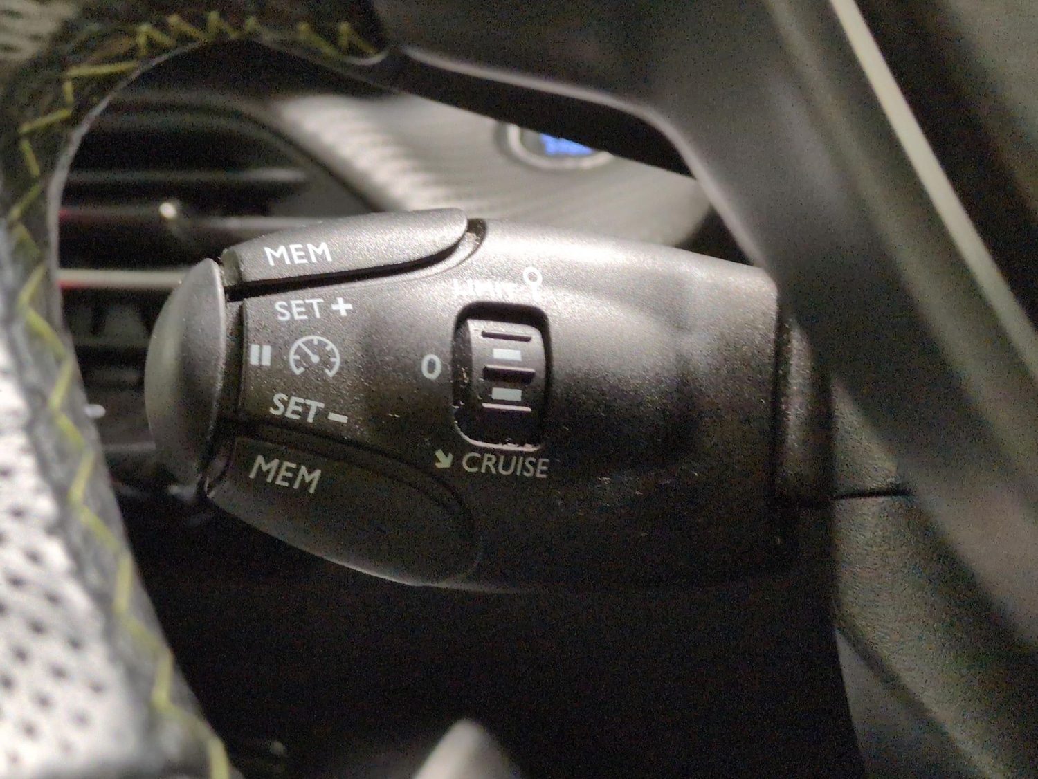 Used Peugeot 2008 2022 for sale - 77848468: Photo 21