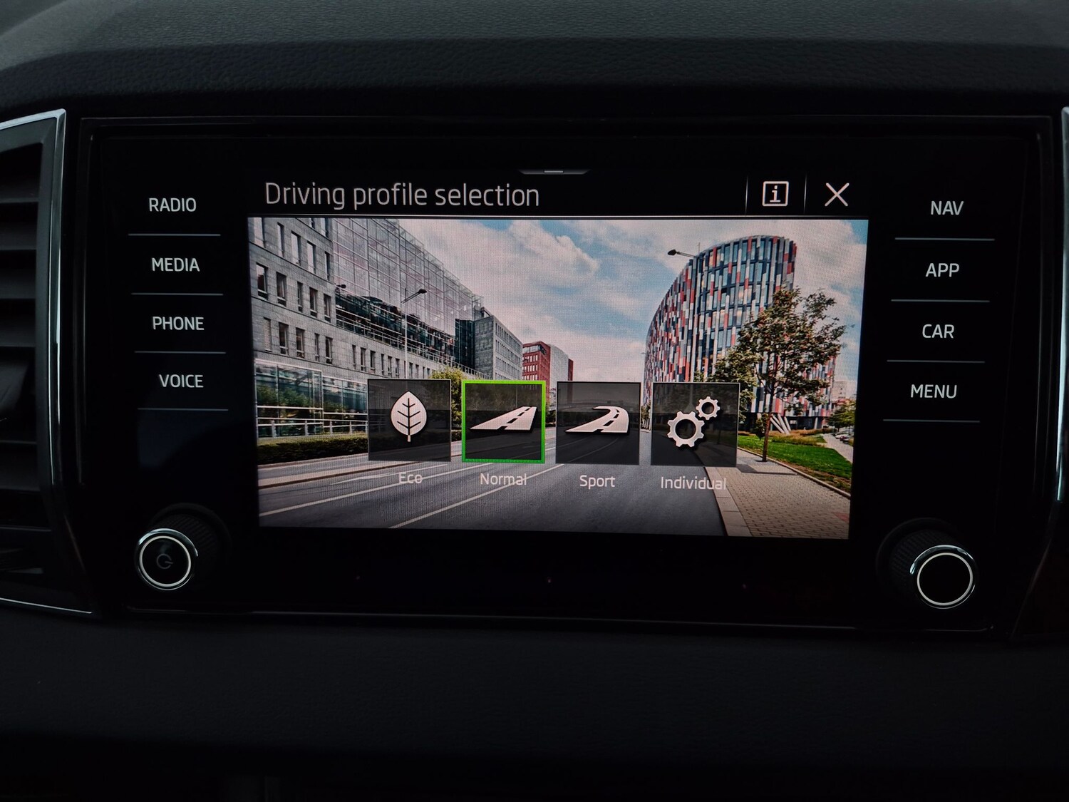 Used Skoda Karoq 2023 for sale - 77815046: Photo 18