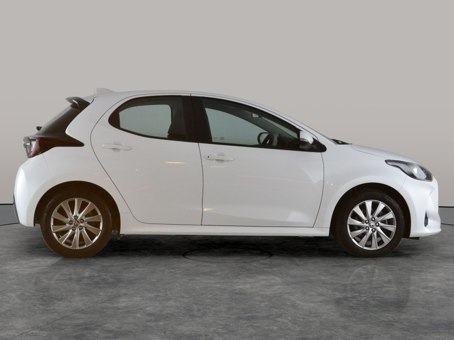 Used Toyota Yaris 2023 for sale - 76640916: Photo 11