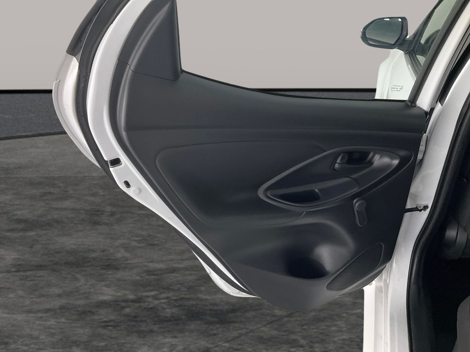 Used Toyota Yaris 2023 for sale - 76640916: Photo 24