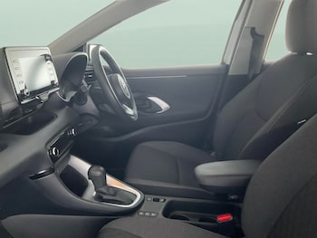 Used Toyota Yaris 2023 for sale - 76640916: Photo