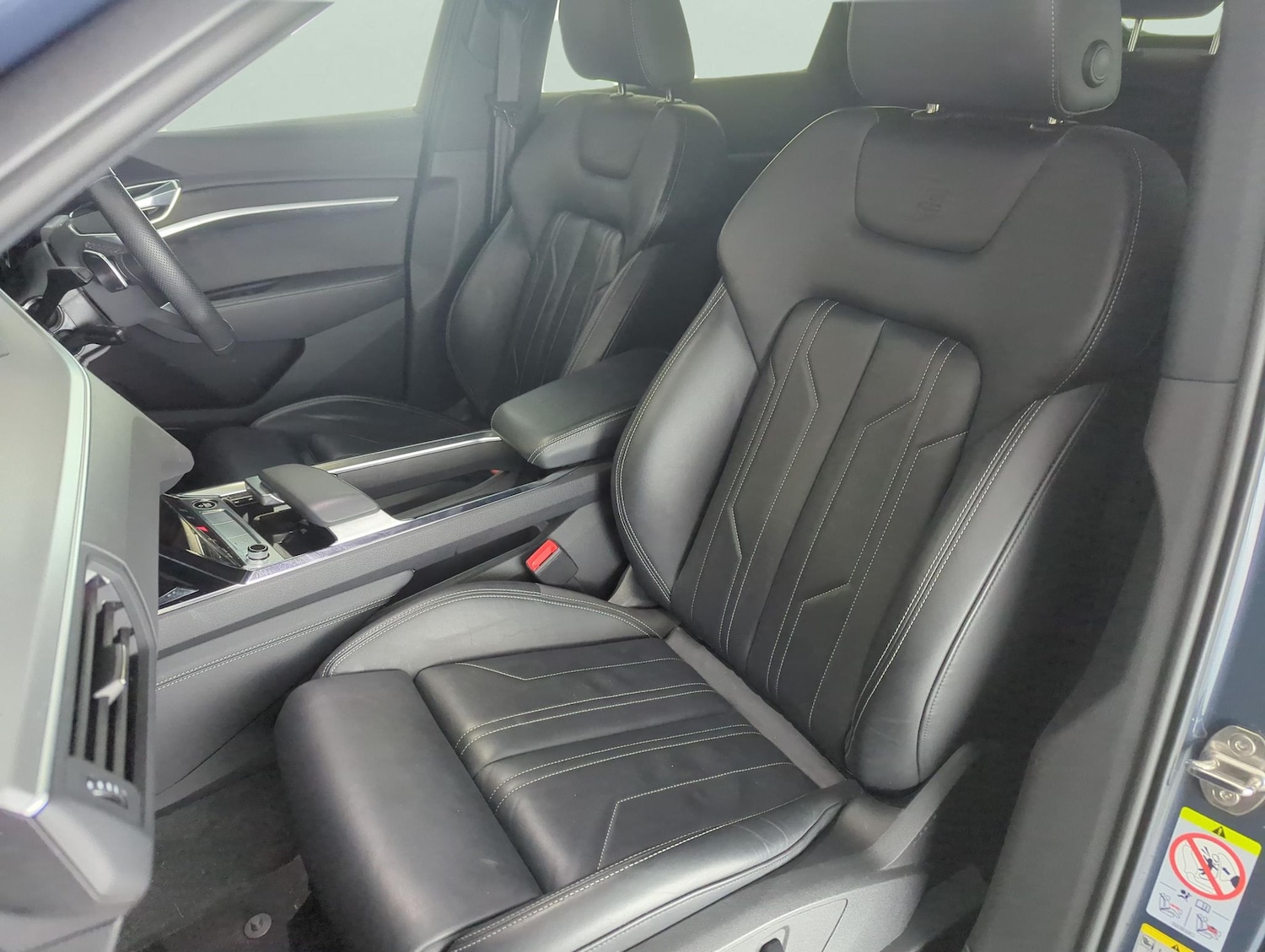 Used Audi e-tron 2023 for sale - 77399455: Photo 7