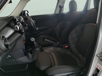 Used MINI Hatch 2018 for sale - 77619618: Photo