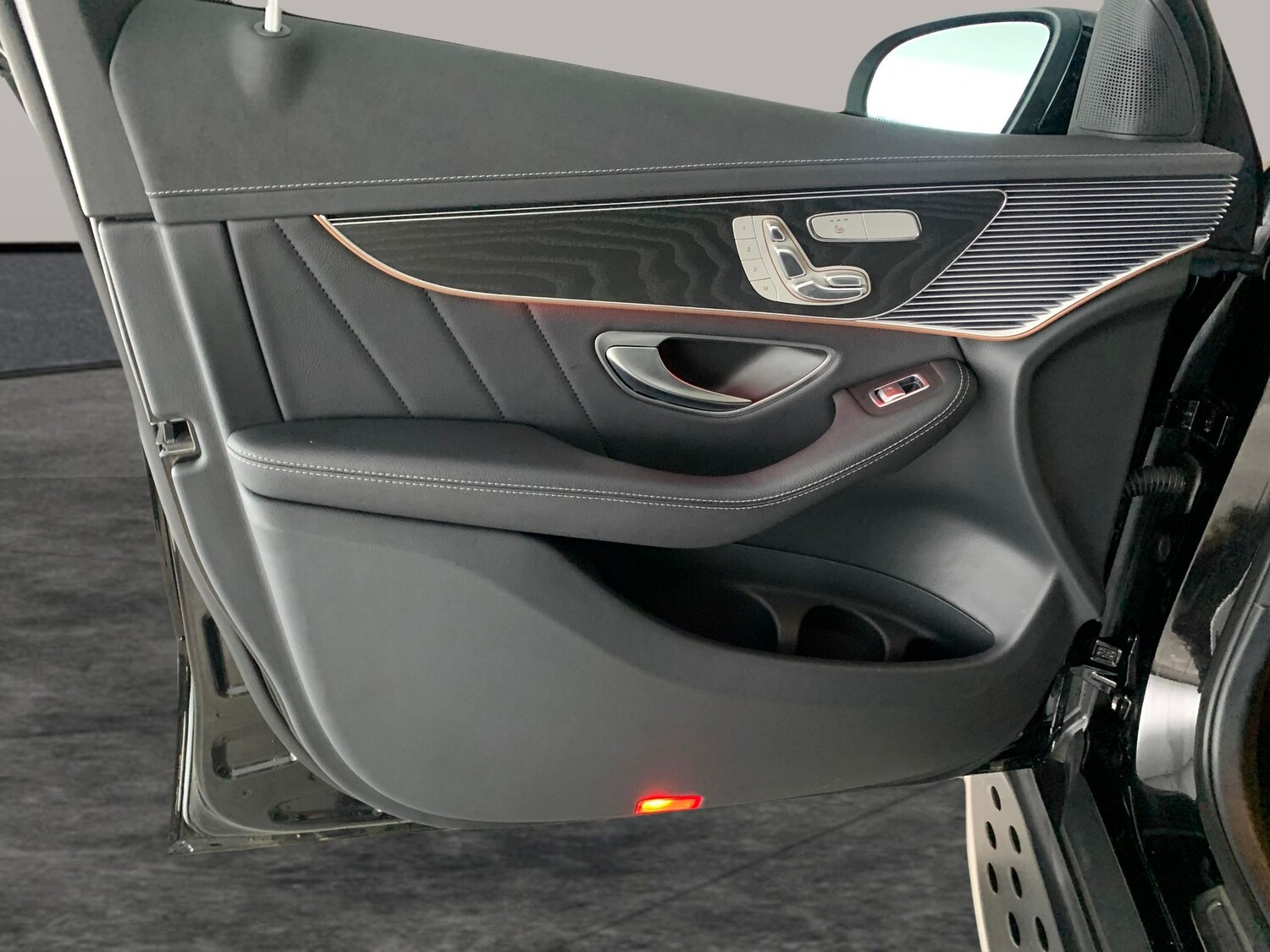 Used Mercedes-Benz EQC for sale - 76487746: Photo 34